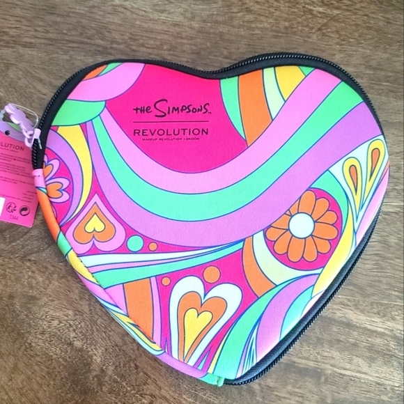 New The Simpson Revolution Cosmetic Heart Makeup Handbag Purse - Picture 2 of 4